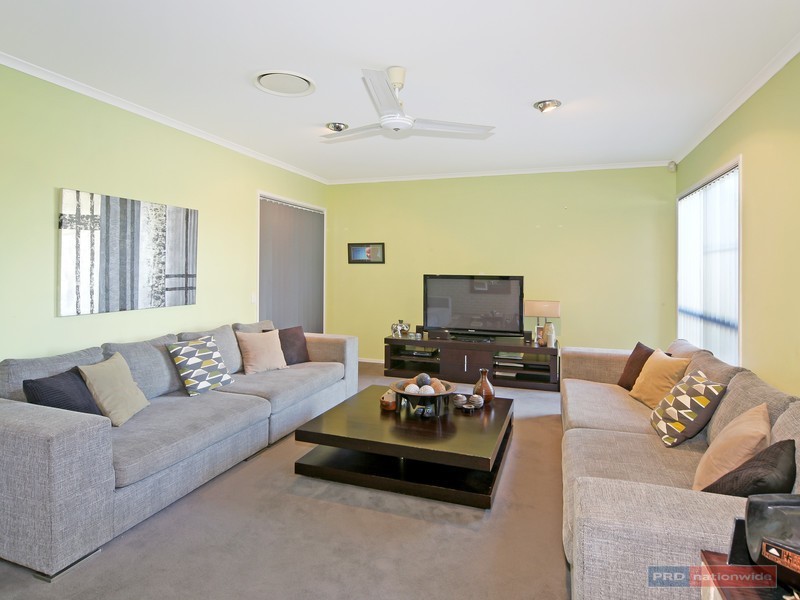 102 Karawatha Drive, Mountain Creek QLD 4557