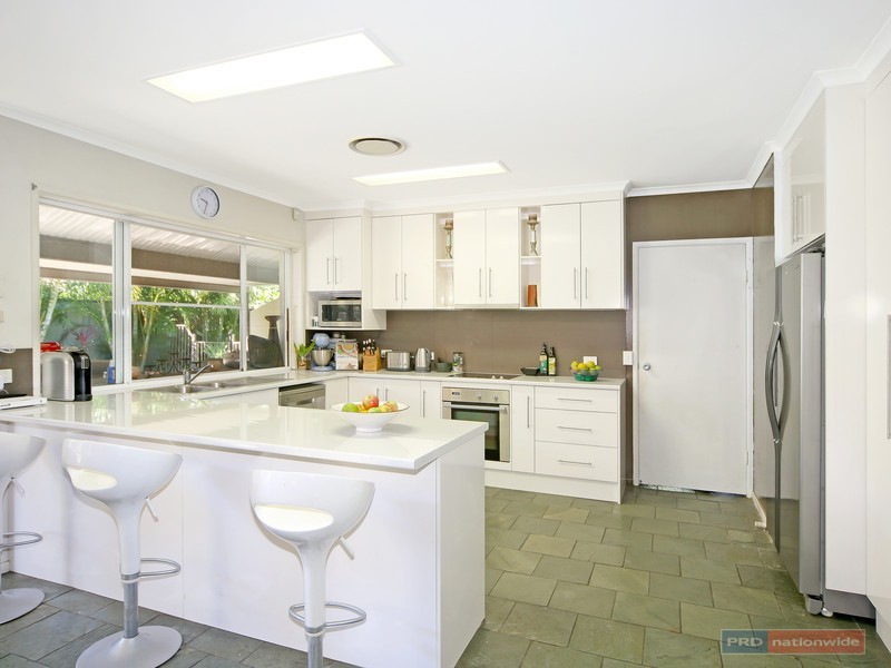 102 Karawatha Drive, Mountain Creek QLD 4557