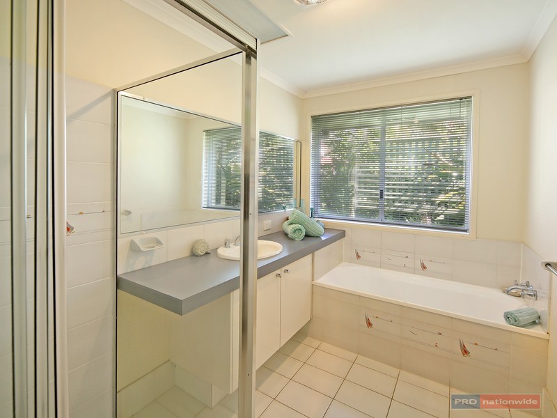 102 Karawatha Drive, Mountain Creek QLD 4557