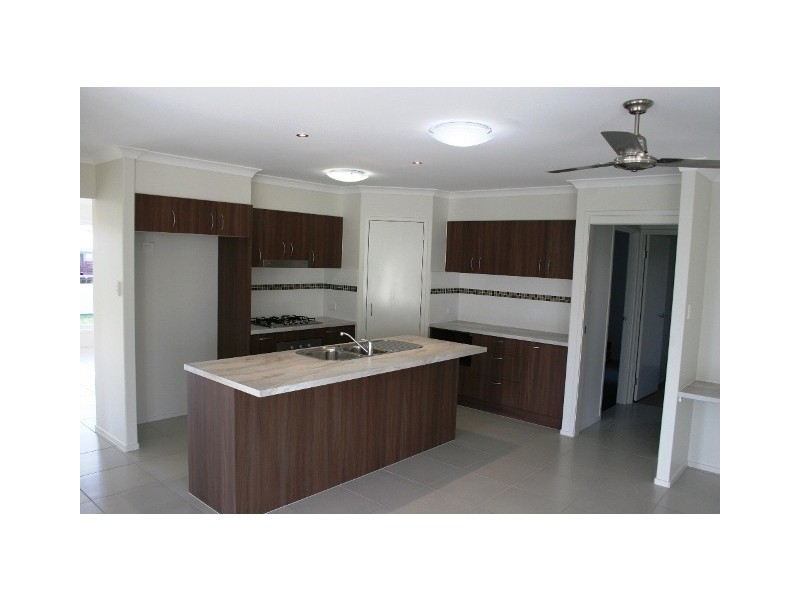 2 Goldenbell Place, Peregian Springs QLD 4573