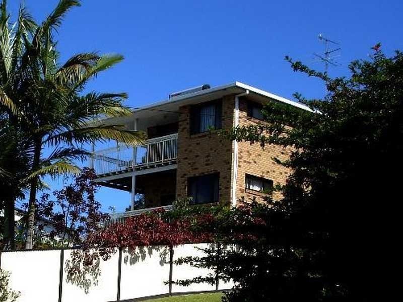 7 Yakola Parade, Alexandra Headland QLD 4572