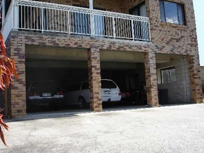 7 Yakola Parade, Alexandra Headland QLD 4572