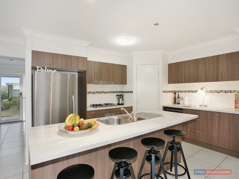 2 Goldenbell Place, Peregian Springs QLD 4573