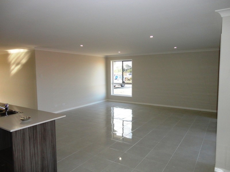 24 Lamatia Dr, Mountain Creek QLD 4557