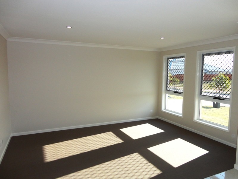 24 Lamatia Dr, Mountain Creek QLD 4557