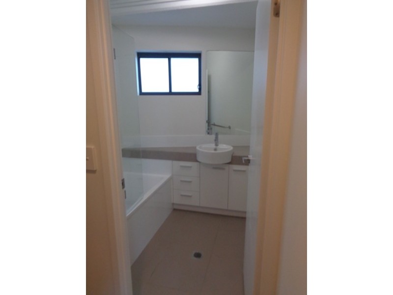 226/21 Innovation Parkway, Birtinya QLD 4575