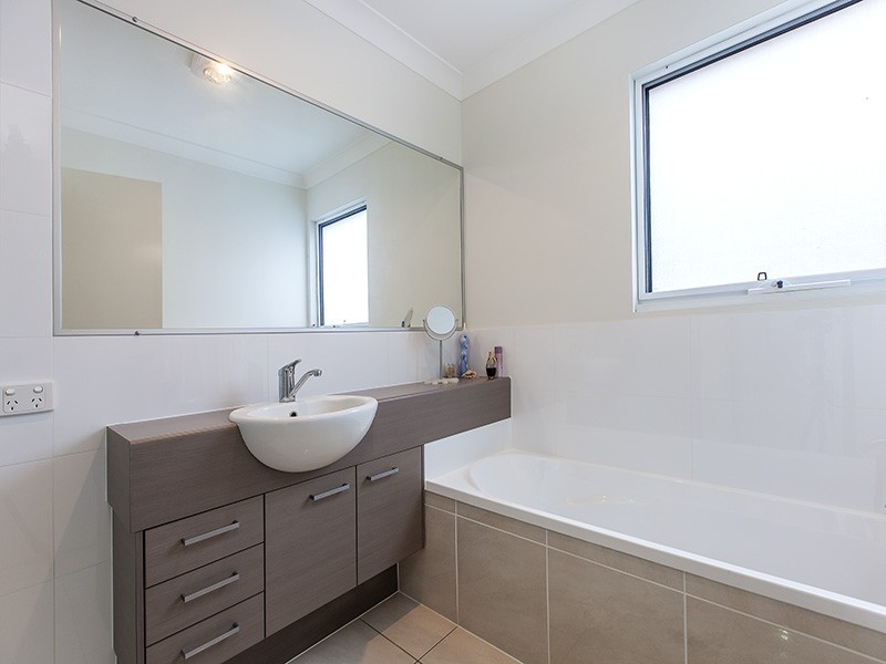 1 Buchanan Court, Burnside QLD 4560