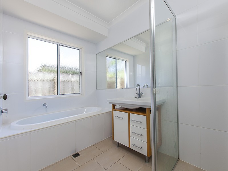 28 Riveroak Way, Sippy Downs QLD 4556