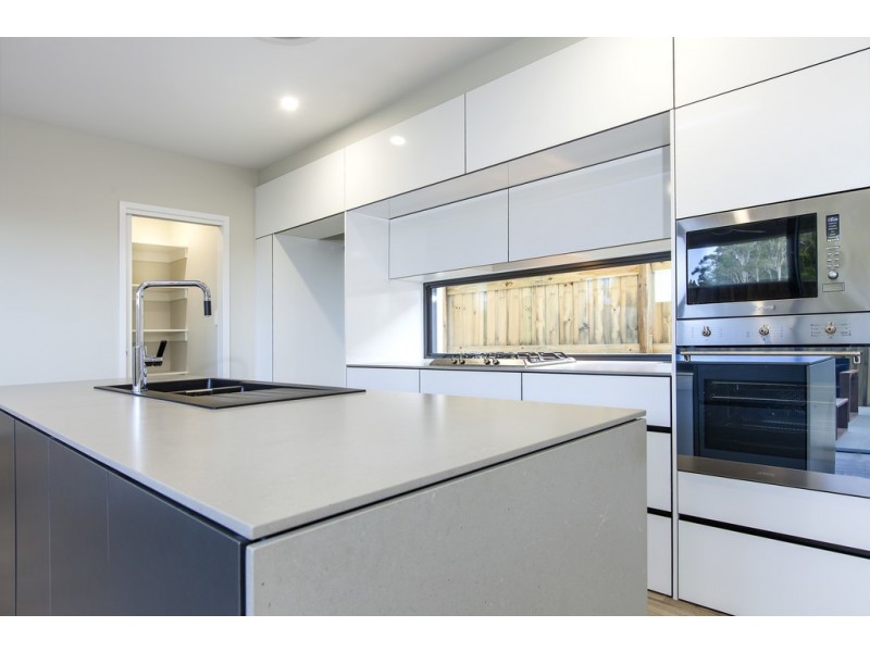 18 Vincent Avenue, Sippy Downs QLD 4556