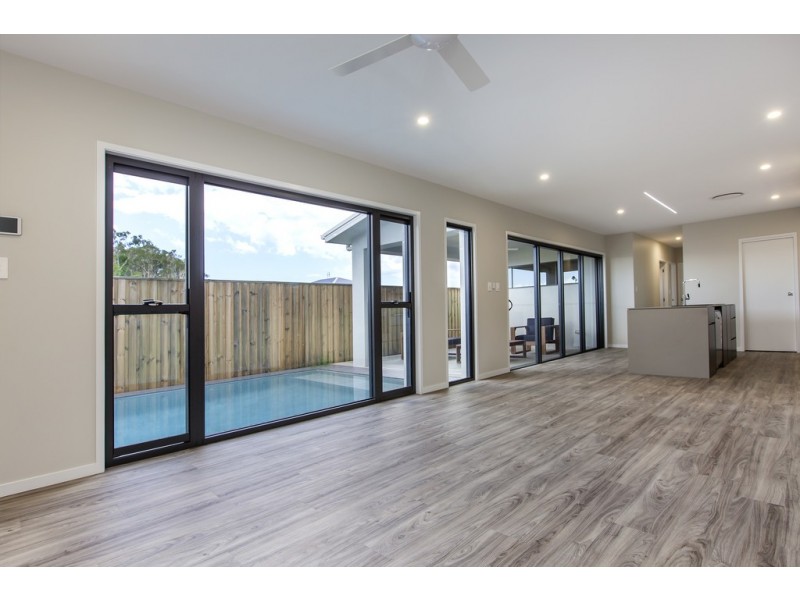 18 Vincent Avenue, Sippy Downs QLD 4556