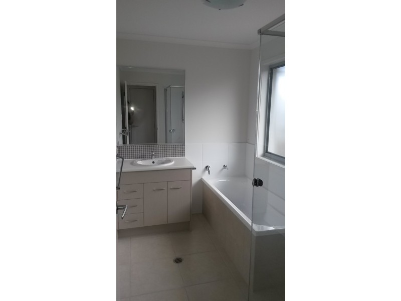 8 Hutchins Street, Bli Bli QLD 4560