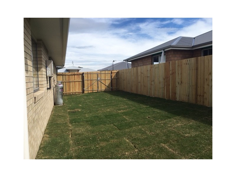 8 Hutchins Street, Bli Bli QLD 4560