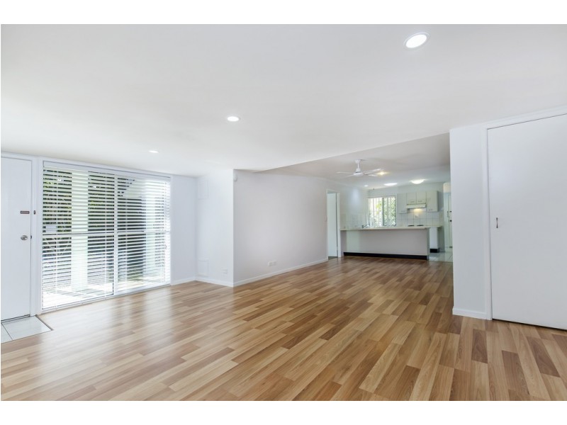 1/16 Lakeshore Avenue, Buderim QLD 4556