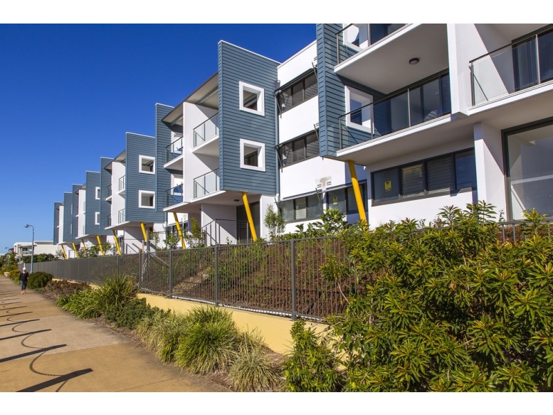 1 Fiji Court, Kawana Island QLD 4575