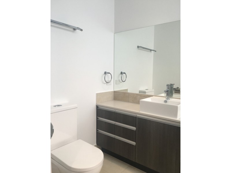 1 Fiji Court, Kawana Island QLD 4575
