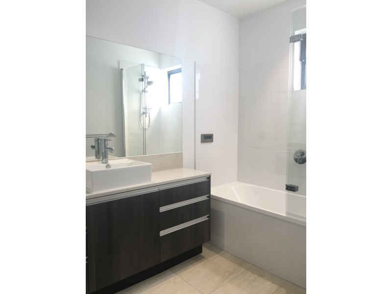 1 Fiji Court, Kawana Island QLD 4575