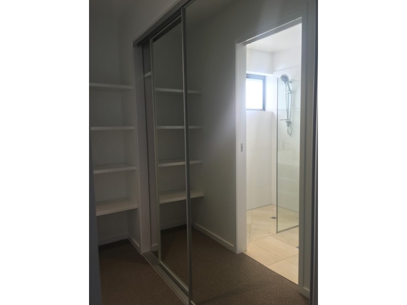 1 Fiji Court, Kawana Island QLD 4575