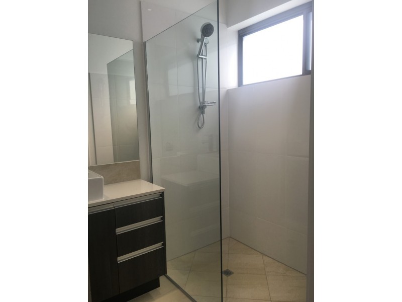 1 Fiji Court, Kawana Island QLD 4575