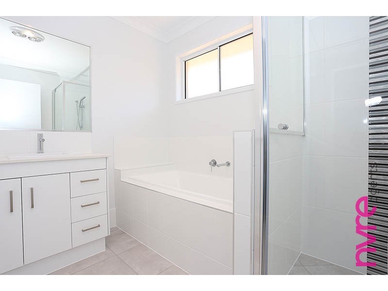 60 Greenhaven Circuit, Narangba QLD 4504