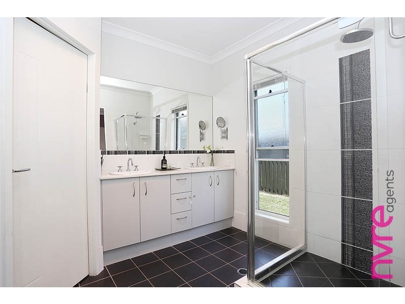 5 Angophora Close, Narangba QLD 4504