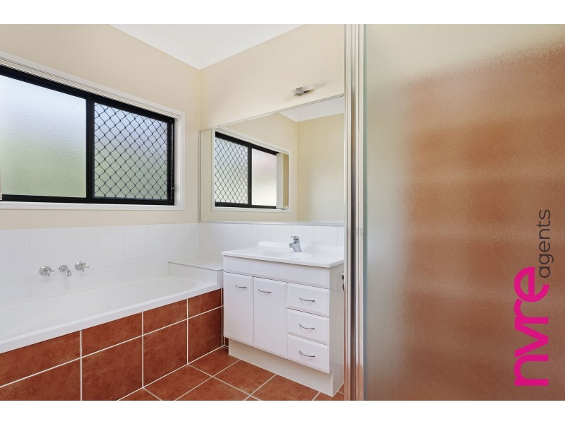 3 Greenlinks Crescent, Narangba QLD 4504