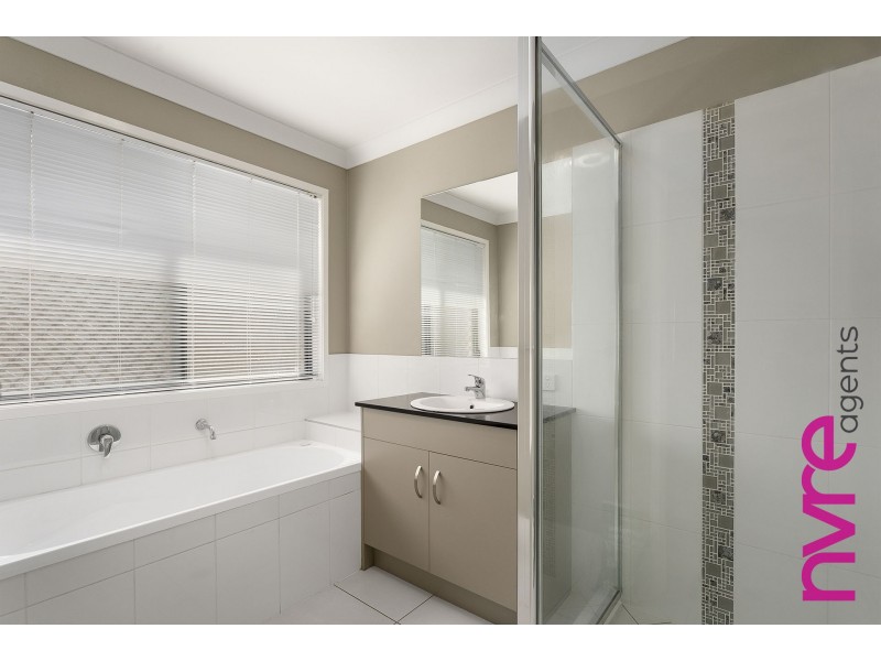 33 Nocturnal Promenade, Narangba QLD 4504