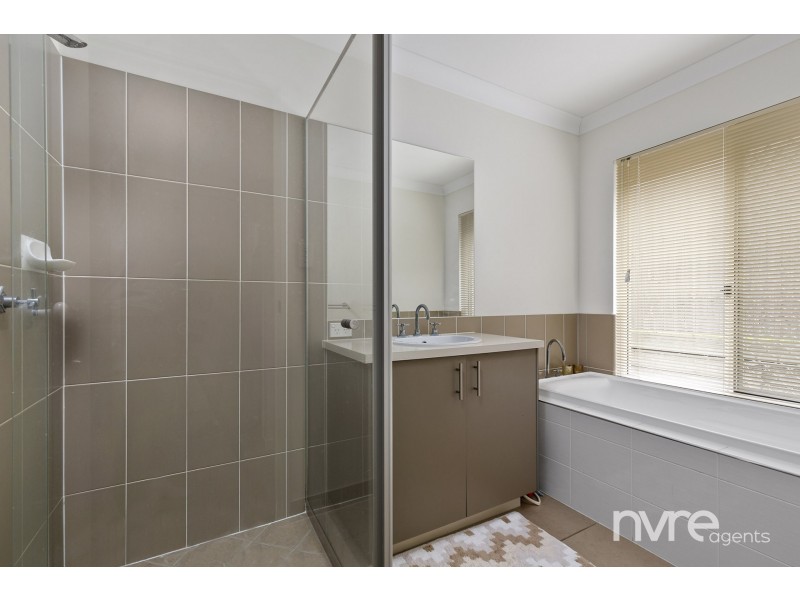 4 Samuel Way, Narangba QLD 4504