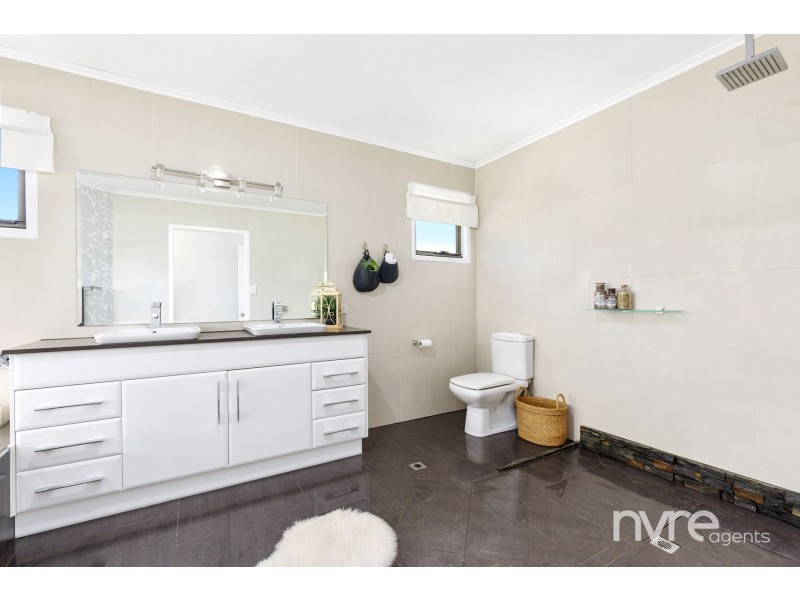 1 Fantail Crescent, Mango Hill QLD 4509