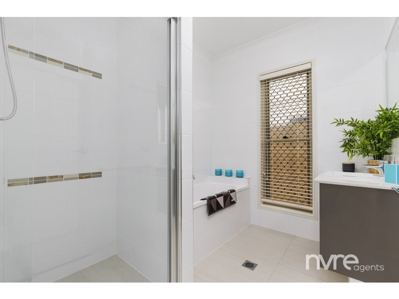 33 Jinibara Crescent, Narangba QLD 4504