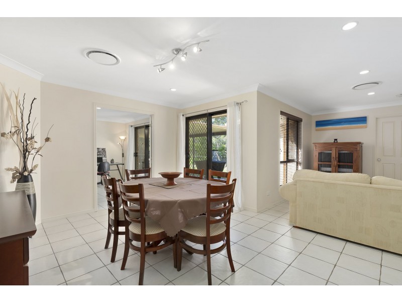 27 Cootamundra Crescent, Narangba QLD 4504