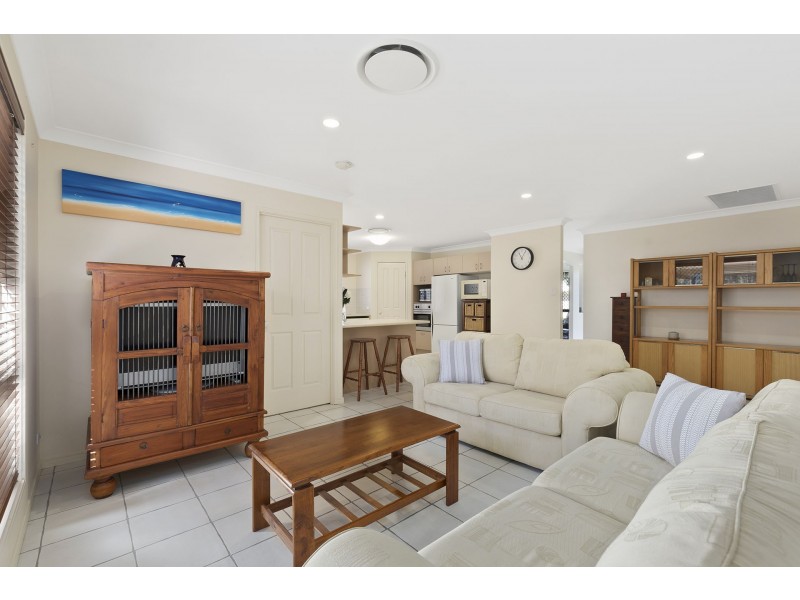 27 Cootamundra Crescent, Narangba QLD 4504
