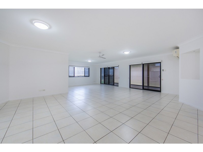 1 Wedgetail Circuit, Narangba QLD 4504