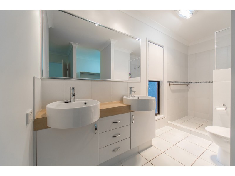 1 Wedgetail Circuit, Narangba QLD 4504