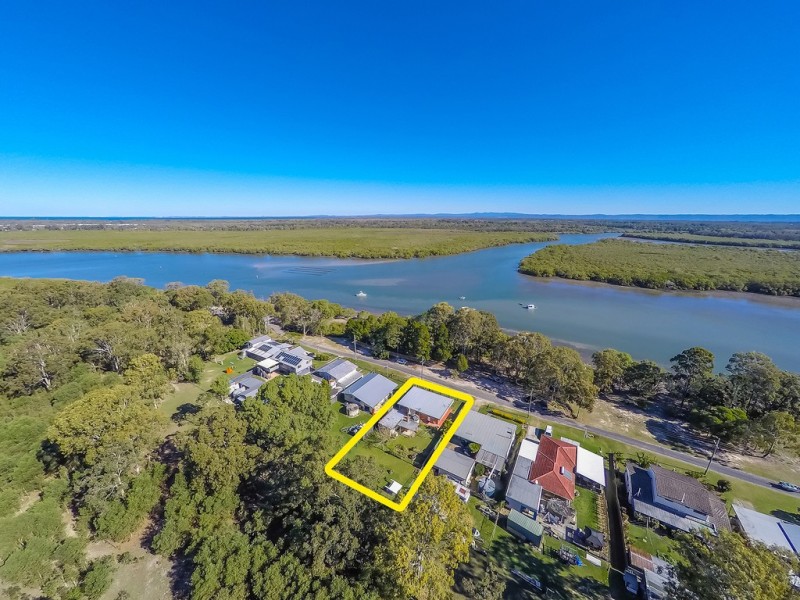 32 Moffatt Esplanade, Toorbul QLD 4510