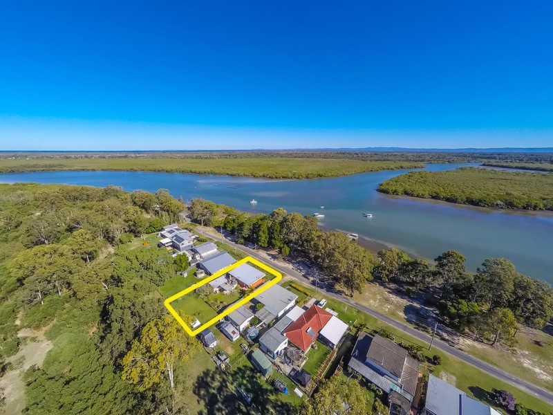 32 Moffatt Esplanade, Toorbul QLD 4510