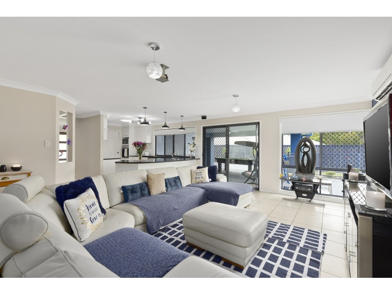 8 Waterway Crescent, Narangba QLD 4504