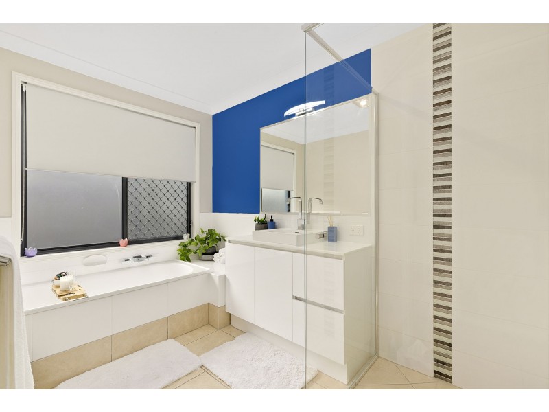 8 Waterway Crescent, Narangba QLD 4504