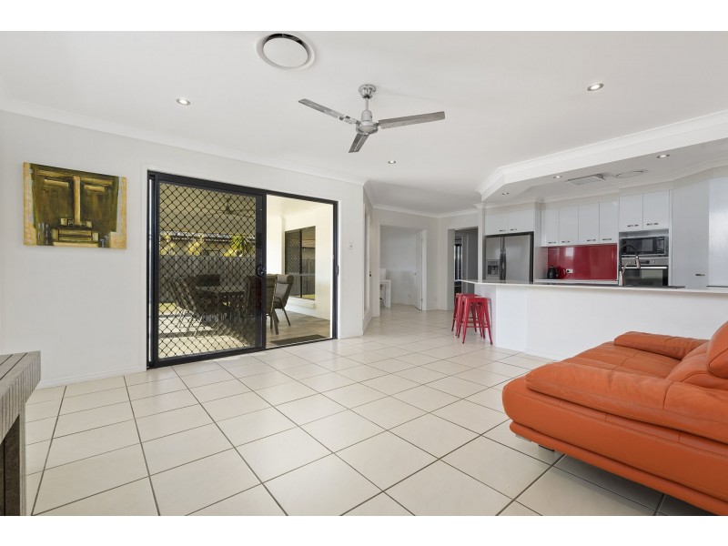 20 Lookout Place, Narangba QLD 4504