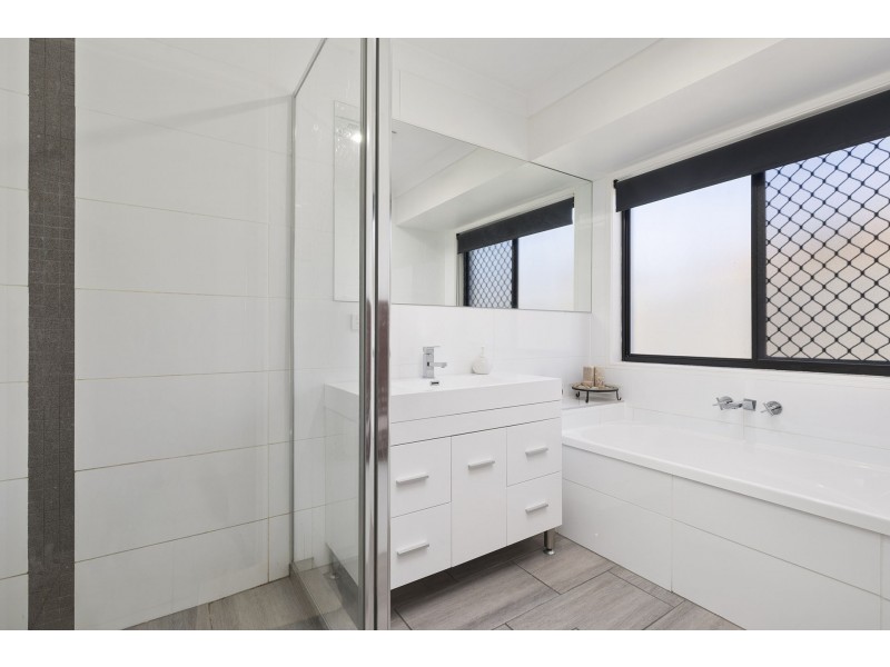 20 Lookout Place, Narangba QLD 4504