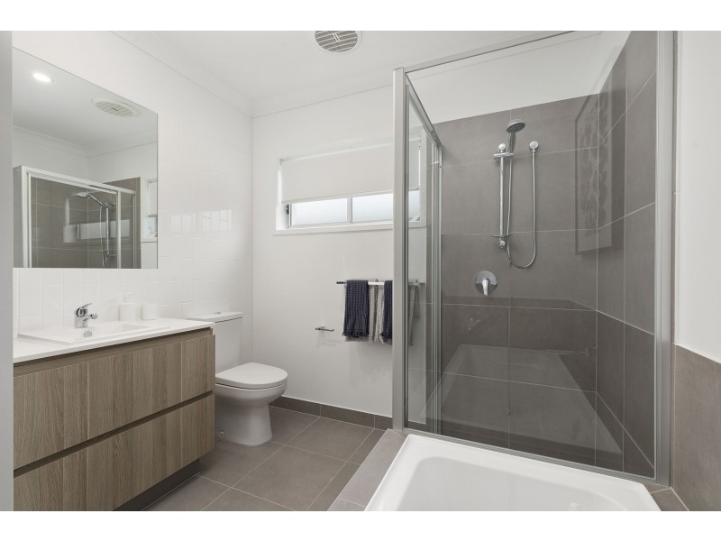 64 McConnell Esplanade, Strathpine QLD 4500