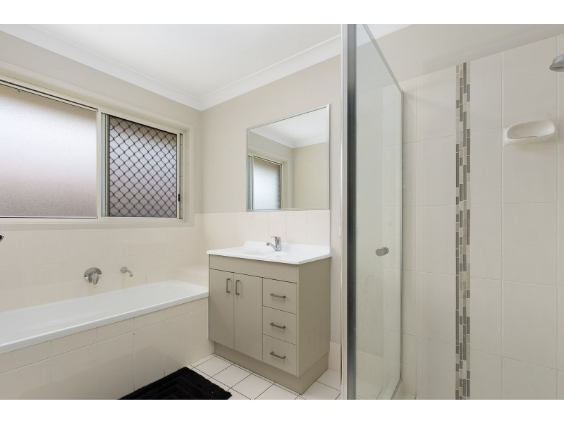 5 Newmarket Drive, Morayfield QLD 4506