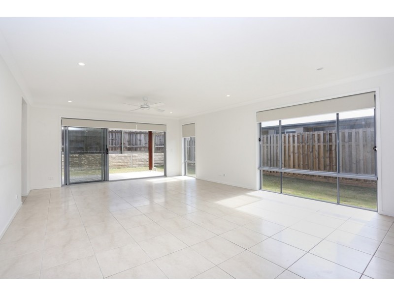 26 Parkhaven St, Mango Hill QLD 4509