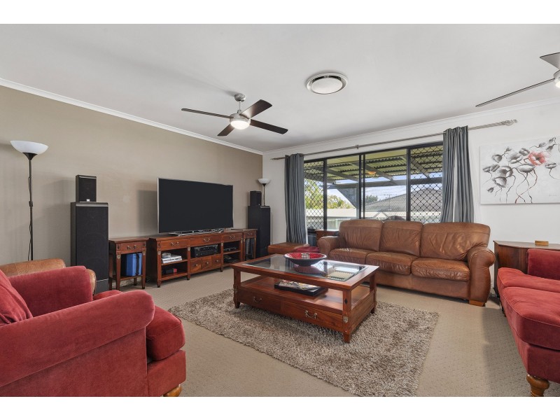 42 Chilton Crescent, North Lakes QLD 4509