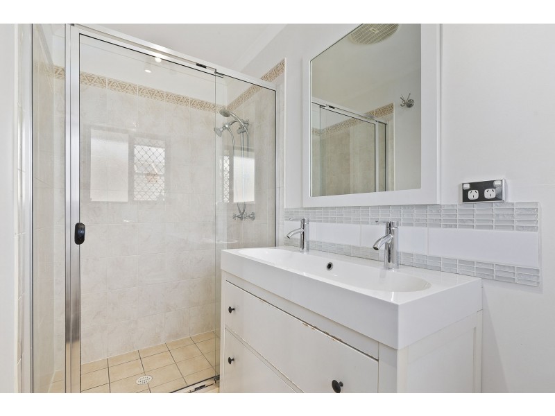 42 Chilton Crescent, North Lakes QLD 4509