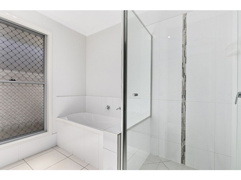 6 Champion Circuit, Narangba QLD 4504