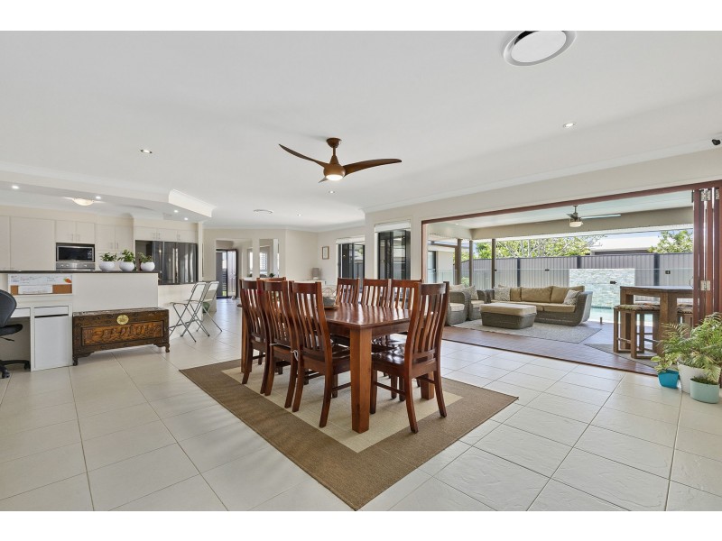 16 Wellington Road, Murrumba Downs QLD 4503
