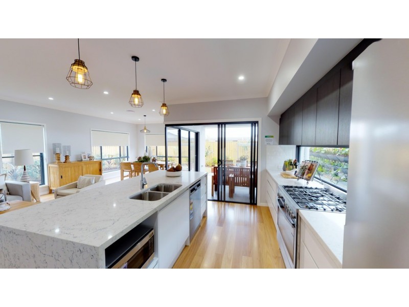 9 Crusade Street, Newport QLD 4020