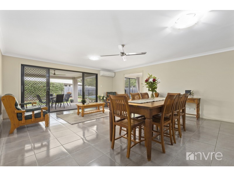 7 Azure Place, Narangba QLD 4504