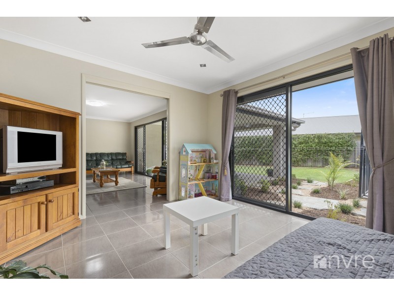 7 Azure Place, Narangba QLD 4504