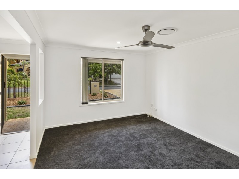 21 Dotterel Crescent, North Lakes QLD 4509